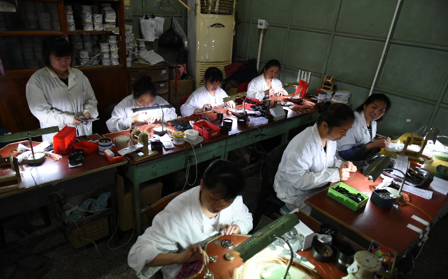 4榮凱公司歷史悠久的游絲元件產(chǎn)線(xiàn).jpg