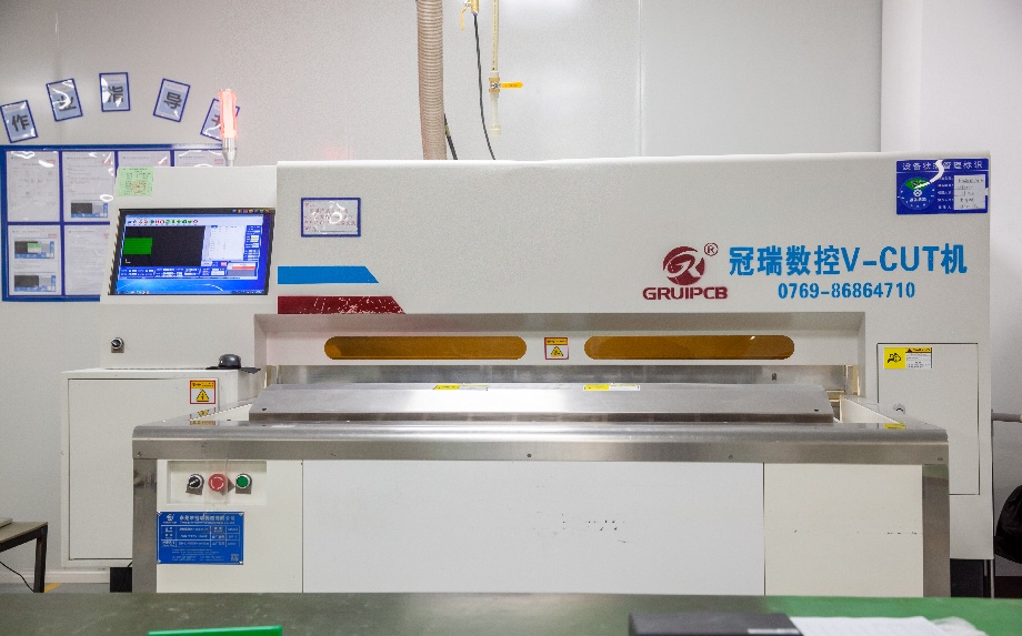 12、數控V-CUT機.jpg